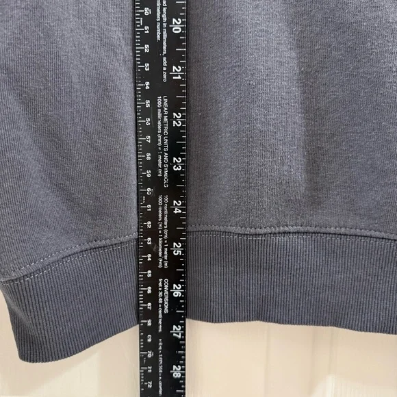 Hello Kitty & Friends Glow In Dark Halloween Sweatshirt Kuromi Badtz Maru S - Picture 15 of 15